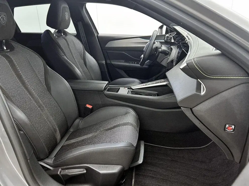 Peugeot 308 SW GT 130pk Automaat uit 2024, foto 14