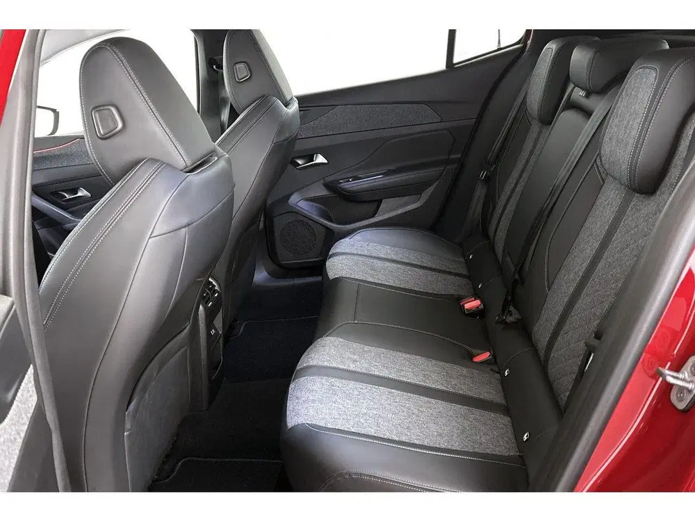 Peugeot 408 1.2 PureTech Allure Pack 130 EAT8 Stoelver uit 2023, foto 8