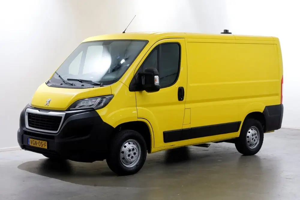 Peugeot Boxer 330 2.2 BlueHDi 140pk L1H1 Premium Airco uit 2020, foto 9