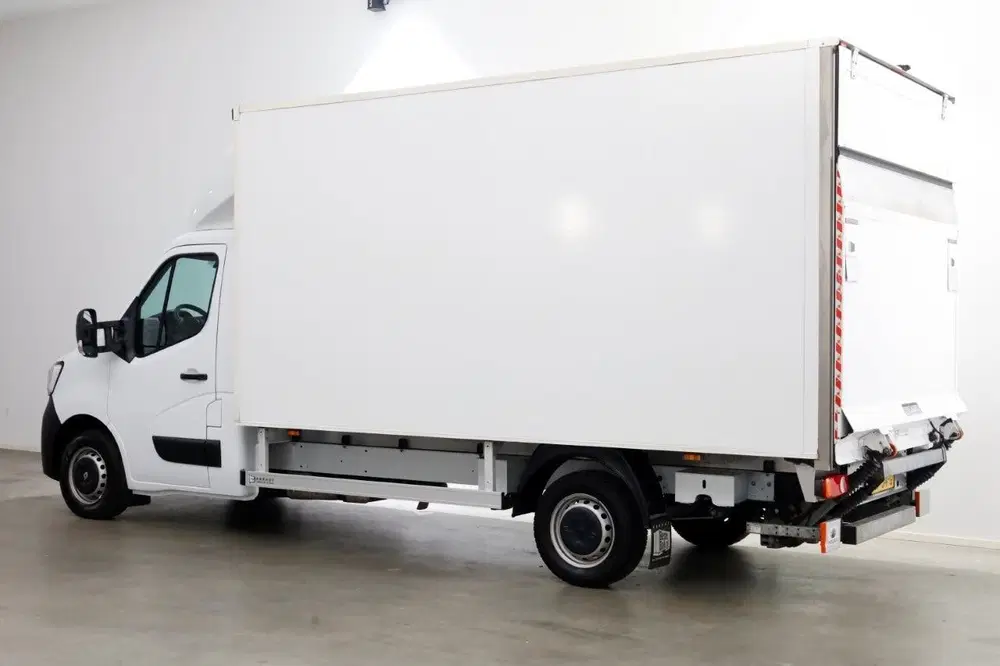 Renault Master T35 2.3 dCi 145pk Bakwagen met laadklep 11 uit 2023, foto 9