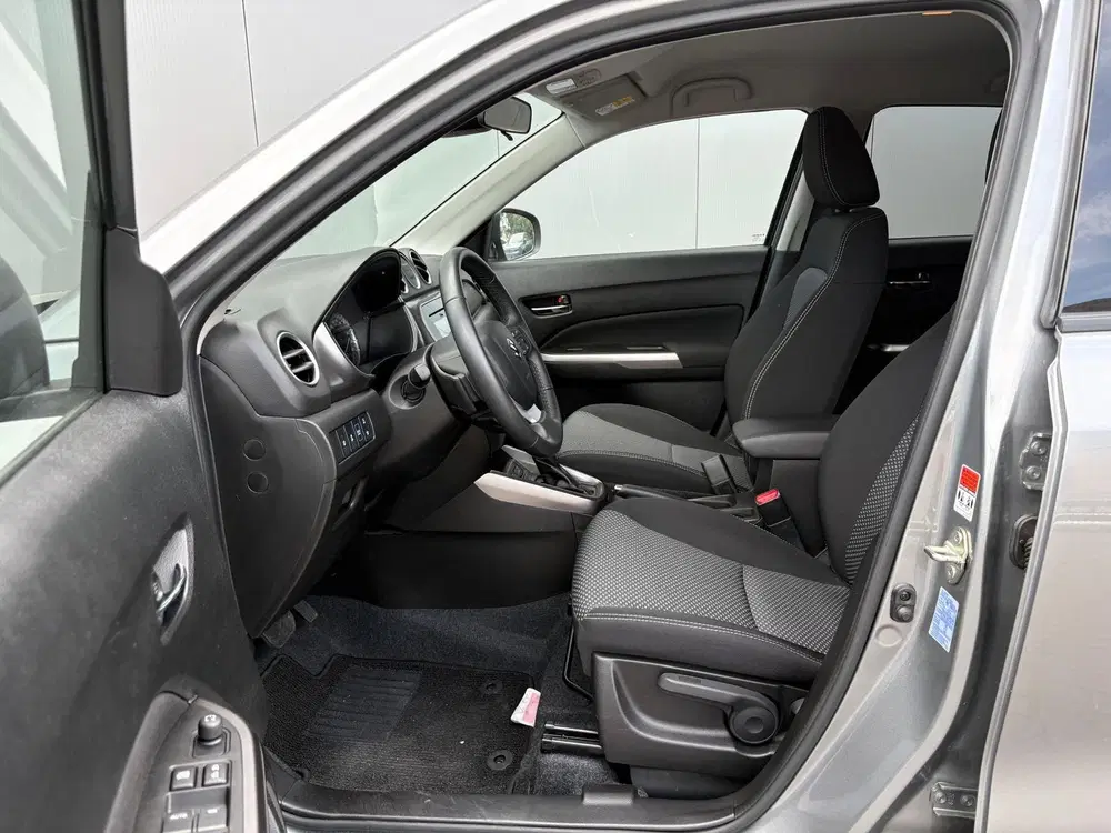 Suzuki Vitara 1.5 Full-Hybrid 116PK Automaat Select Navi uit 2025, foto 6