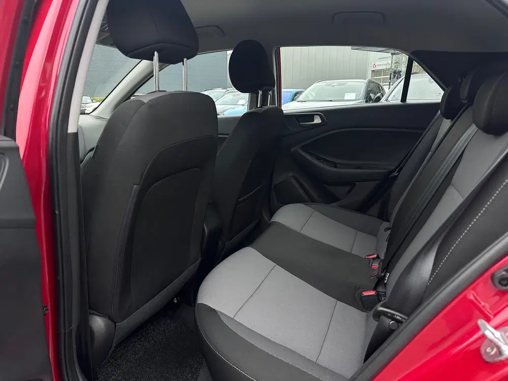Hyundai i20 1.0 T-GDI Comfort Automaat uit 2019, foto 13