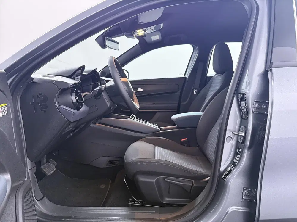 Alfa Romeo Junior Elettrica 54 kWh Climate control uit 2025, foto 6