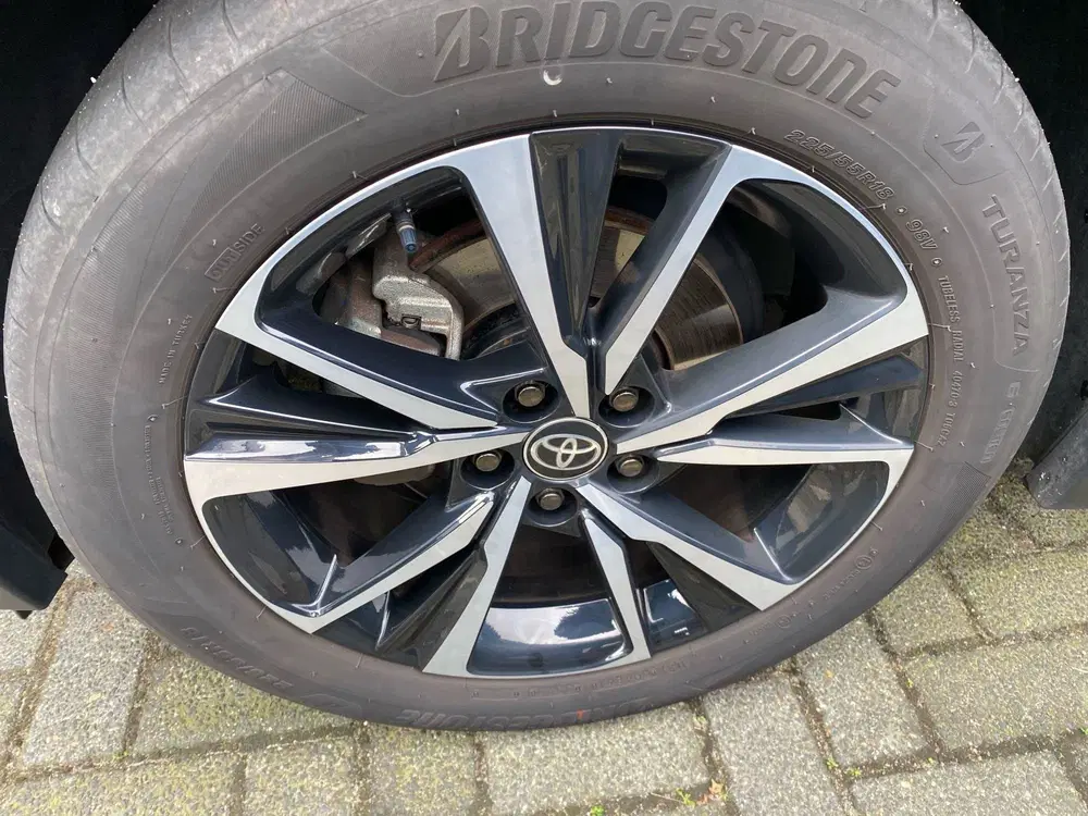 Toyota C-HR 1.8 Hybrid 140 First Edition BI-TONE 360° uit 2024, foto 10