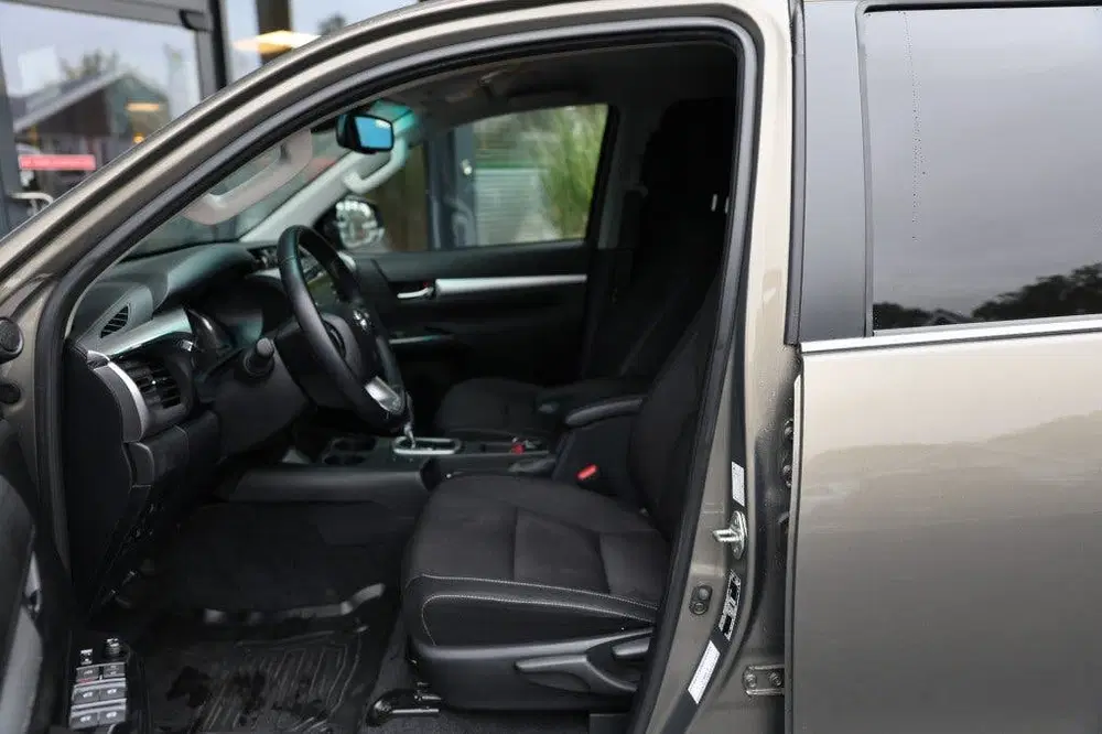 Toyota Hilux 2.8 D-4D DUBBEL CABIN EXECUTIVE A uit 2024, foto 8