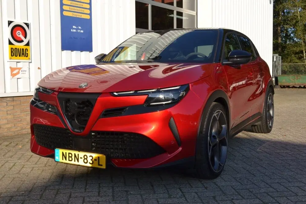 Alfa Romeo Junior Elet. Veloce 54 kWh uit 2025
