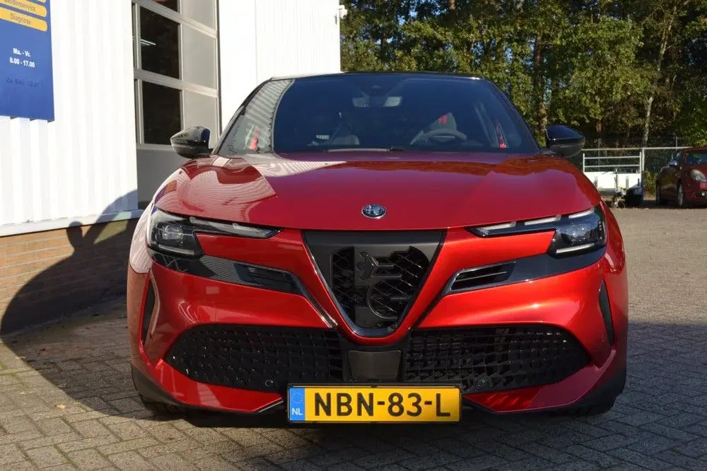 Alfa Romeo Junior Elet. Veloce 54 kWh uit 2025, foto 3