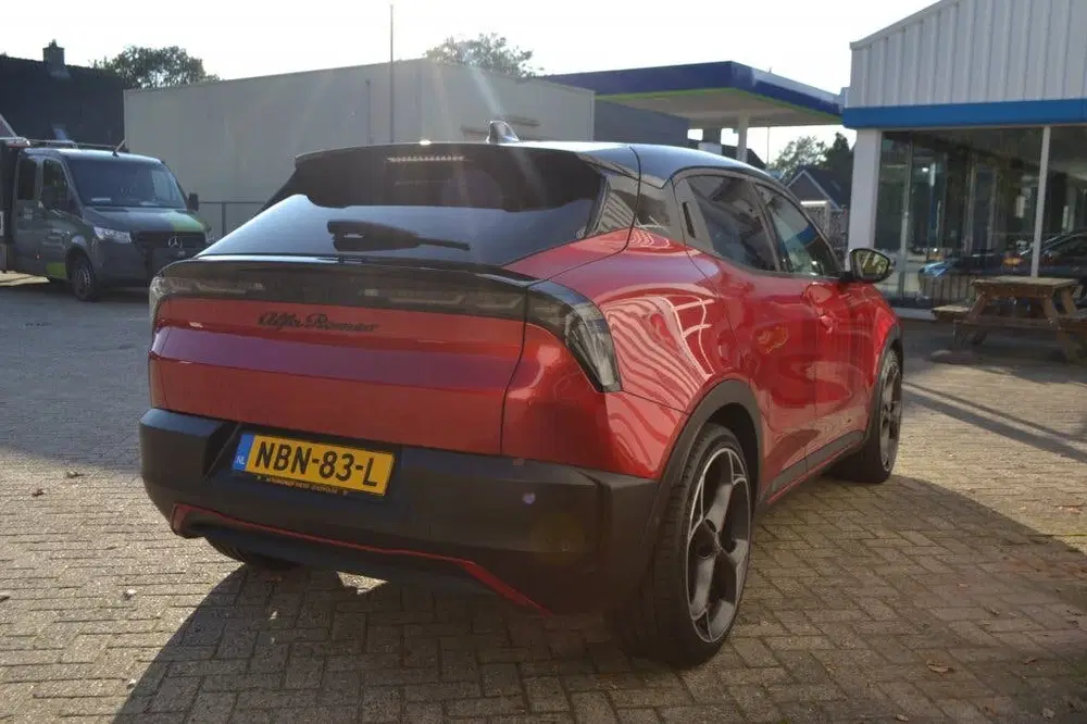 Alfa Romeo Junior Elet. Veloce 54 kWh uit 2025, foto 8
