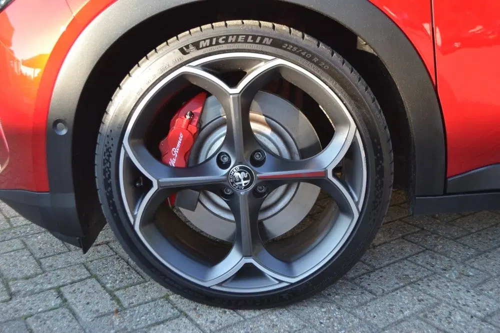 Alfa Romeo Junior Elet. Veloce 54 kWh uit 2025, foto 9