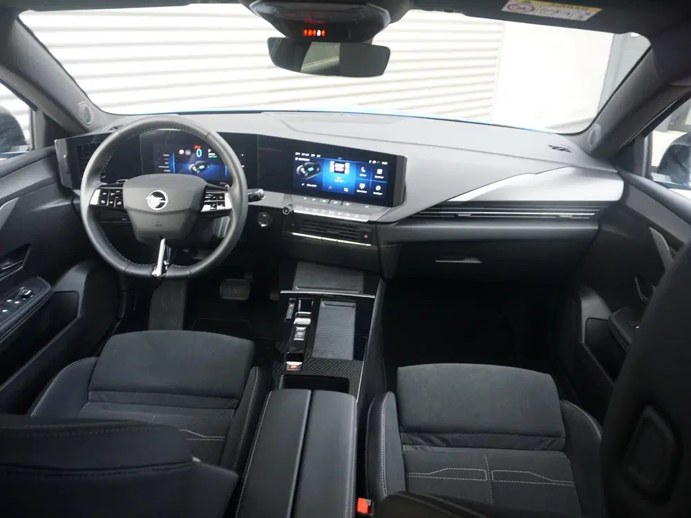 Opel Astra 1.6 Turbo Plug In Hybrid GS Leder Alcantar uit 2025, foto 13
