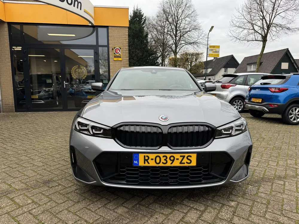 BMW 3-serie 3 Serie 318i M-Sport Automaat Climate Cont uit 2023, foto 2