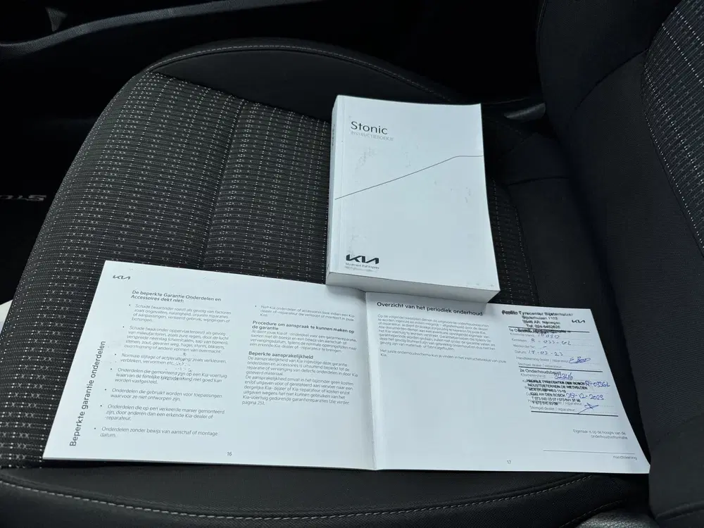 Kia Stonic 1.0 T-GDi MHEV DynamicLine Climate Control uit 2022, foto 15