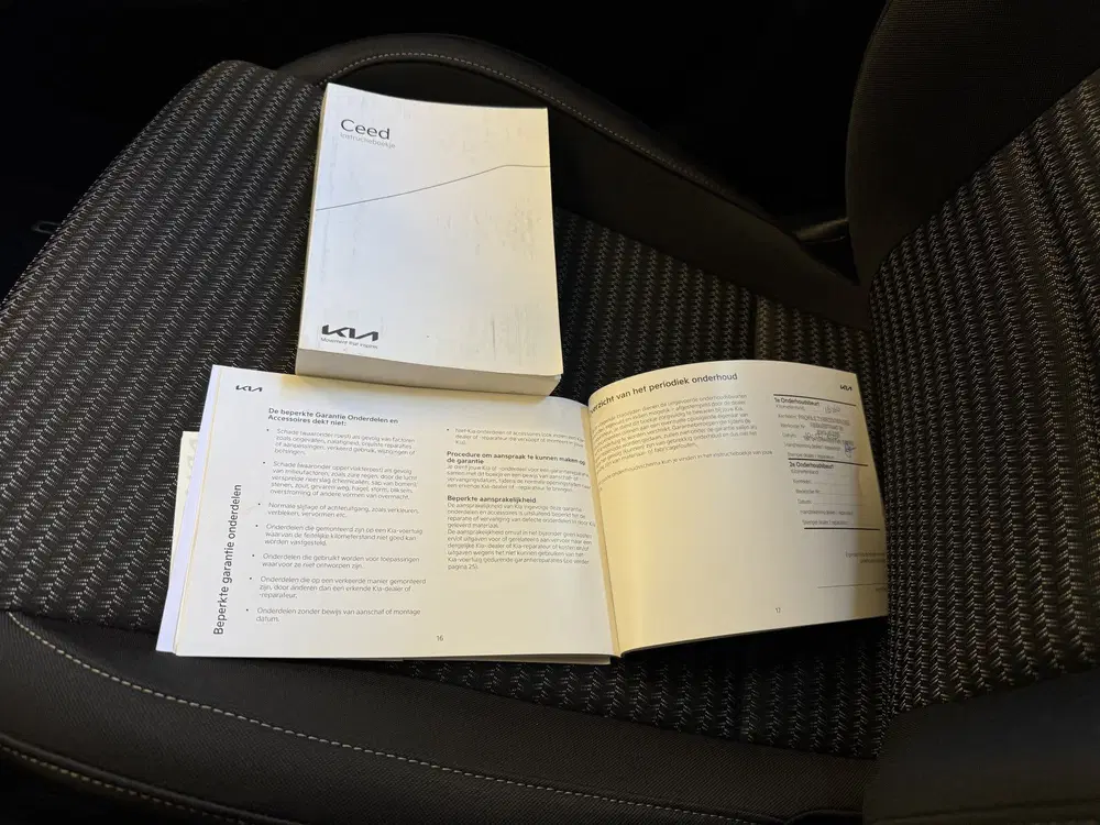 Kia Ceed 1.0 T-GDi DynamicLine Climate Control N uit 2024, foto 14