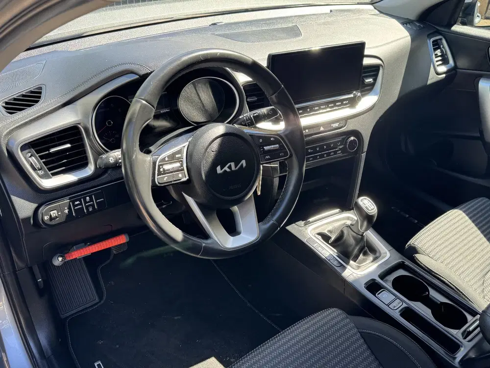 Kia Ceed 1.0 T-GDi DynamicLine Climate Control N uit 2024, foto 3