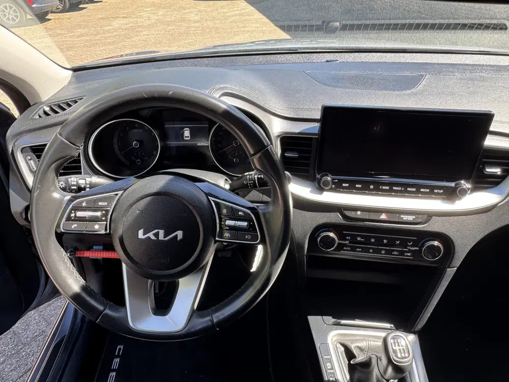 Kia Ceed 1.0 T-GDi DynamicLine Climate Control N uit 2024, foto 6