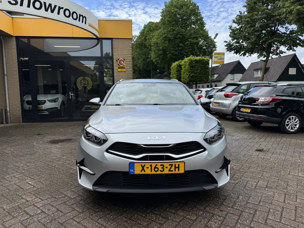 Kia Ceed 1.0 T-GDi DynamicLine Climate Control N uit 2024, foto 2