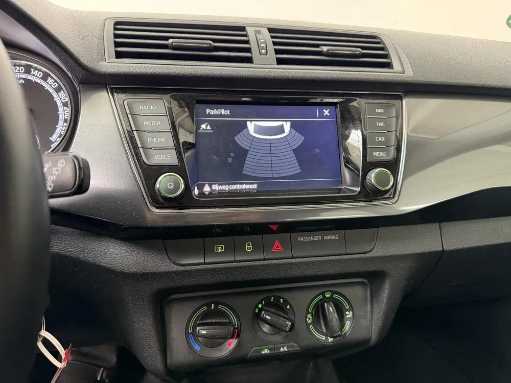 Skoda Fabia 1.0 TSI Business Edition uit 2022, foto 12
