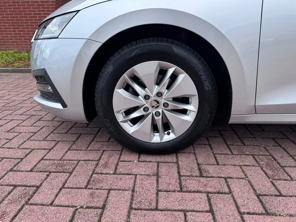 Skoda Octavia 1.0 TSI Business Edition uit 2022, foto 10