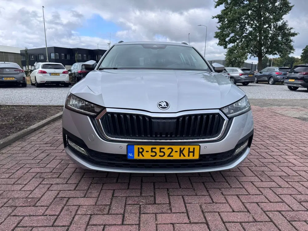 Skoda Octavia 1.0 TSI Business Edition uit 2022, foto 2