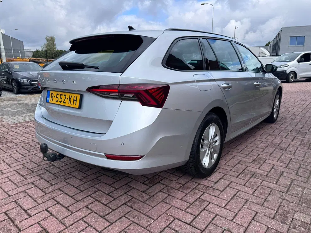 Skoda Octavia 1.0 TSI Business Edition uit 2022, foto 5