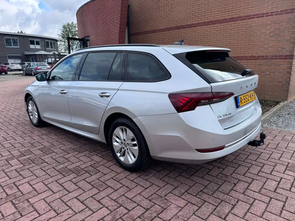 Skoda Octavia 1.0 TSI Business Edition uit 2022, foto 7