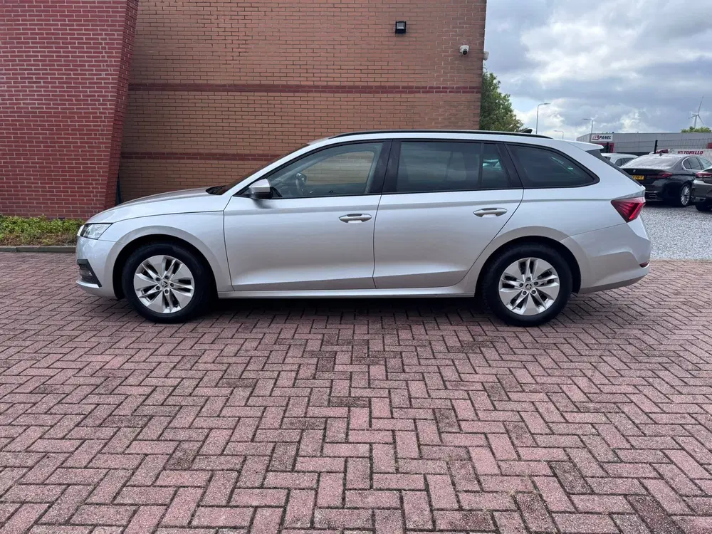 Skoda Octavia 1.0 TSI Business Edition uit 2022, foto 8