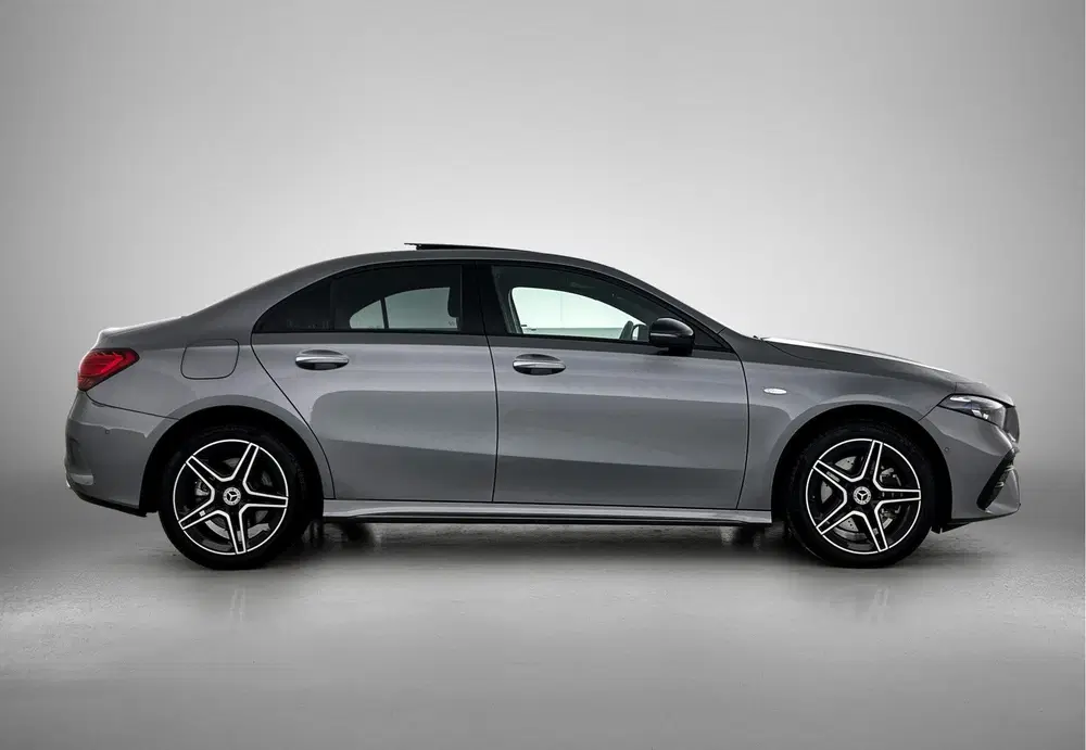 Mercedes-Benz A-Klasse 250 e Business Solution AMG uit 2025, foto 15
