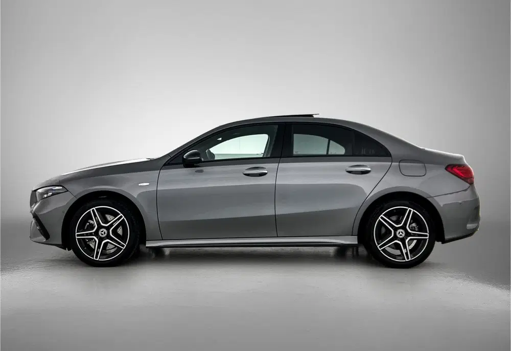 Mercedes-Benz A-Klasse 250 e Business Solution AMG uit 2025, foto 3