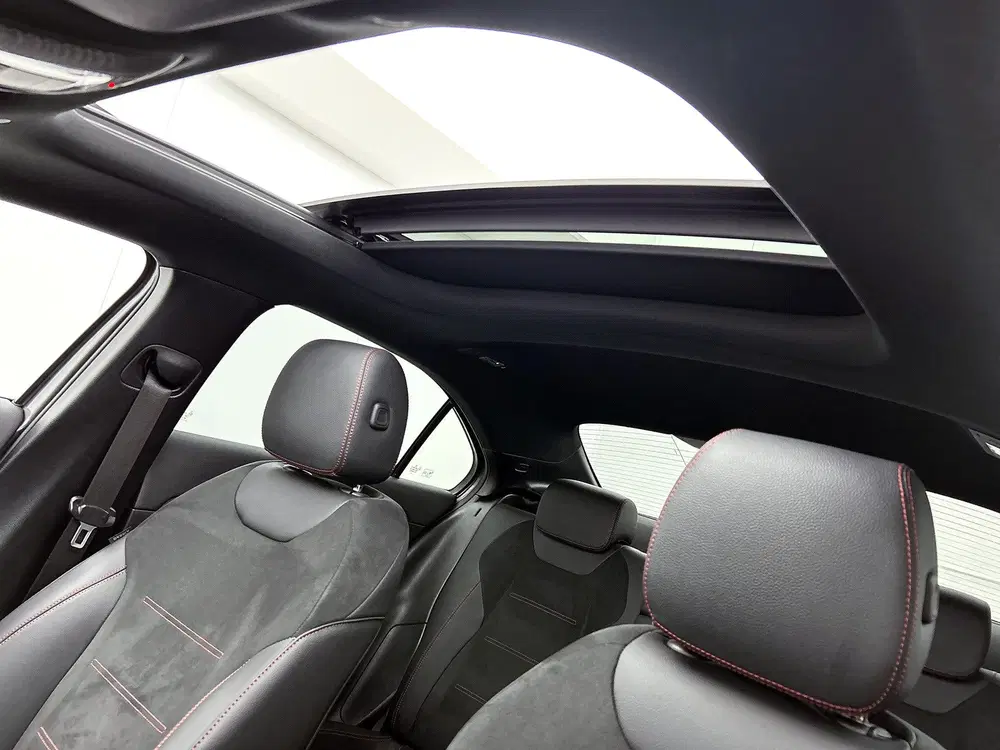 Mercedes-Benz A-Klasse 250 e Business Solution AMG uit 2025, foto 4