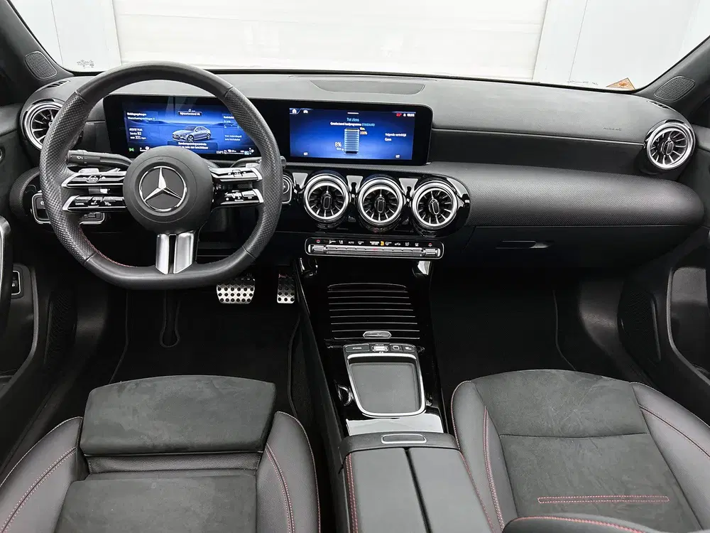 Mercedes-Benz A-Klasse 250 e Business Solution AMG uit 2025, foto 5