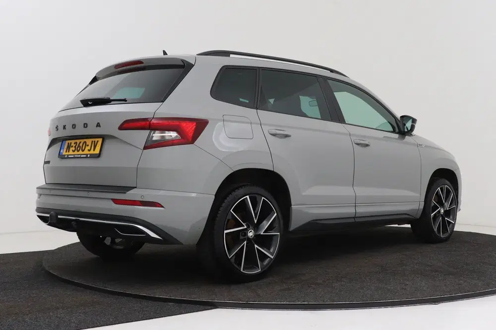 Skoda Karoq 1.5 TSI ACT Sportline Business uit 2021, foto 2