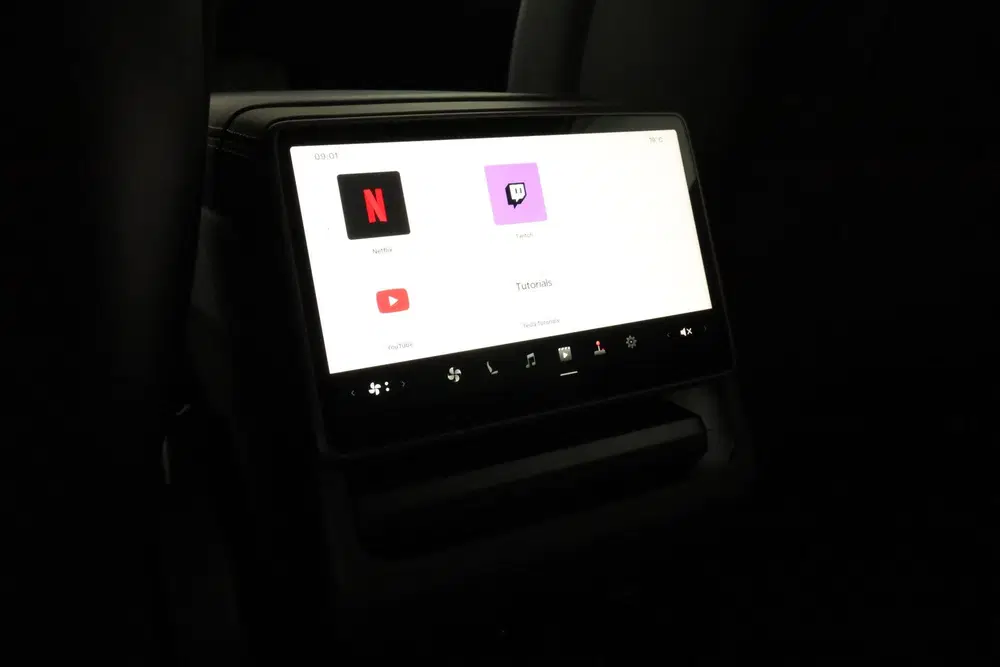 Tesla Model 3 RWD 60 kWh uit 2024, foto 12