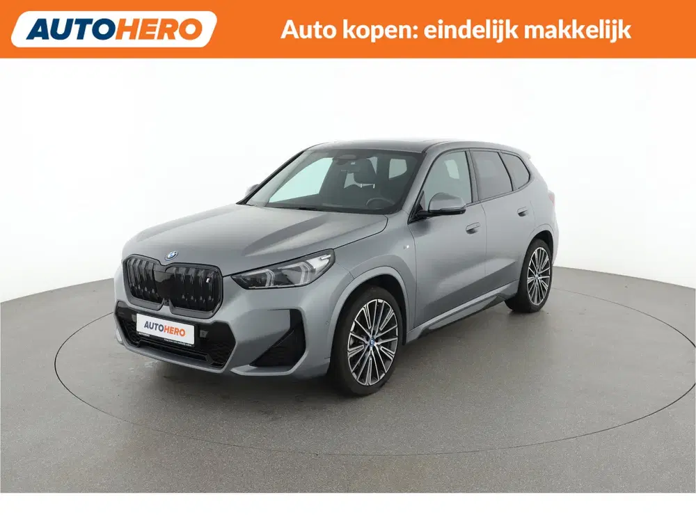 BMW iX1 xDrive30 Launch Edition 67 kWh JV86414 (bj uit 2023