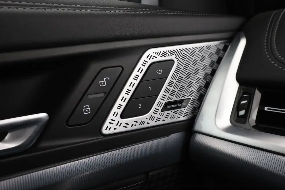 BMW iX1 xDrive30 Launch Edition 67 kWh JV86414 (bj uit 2023, foto 11