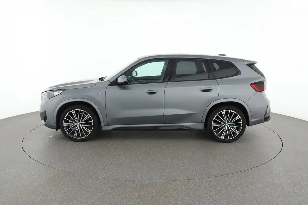 BMW iX1 xDrive30 Launch Edition 67 kWh JV86414 (bj uit 2023, foto 3