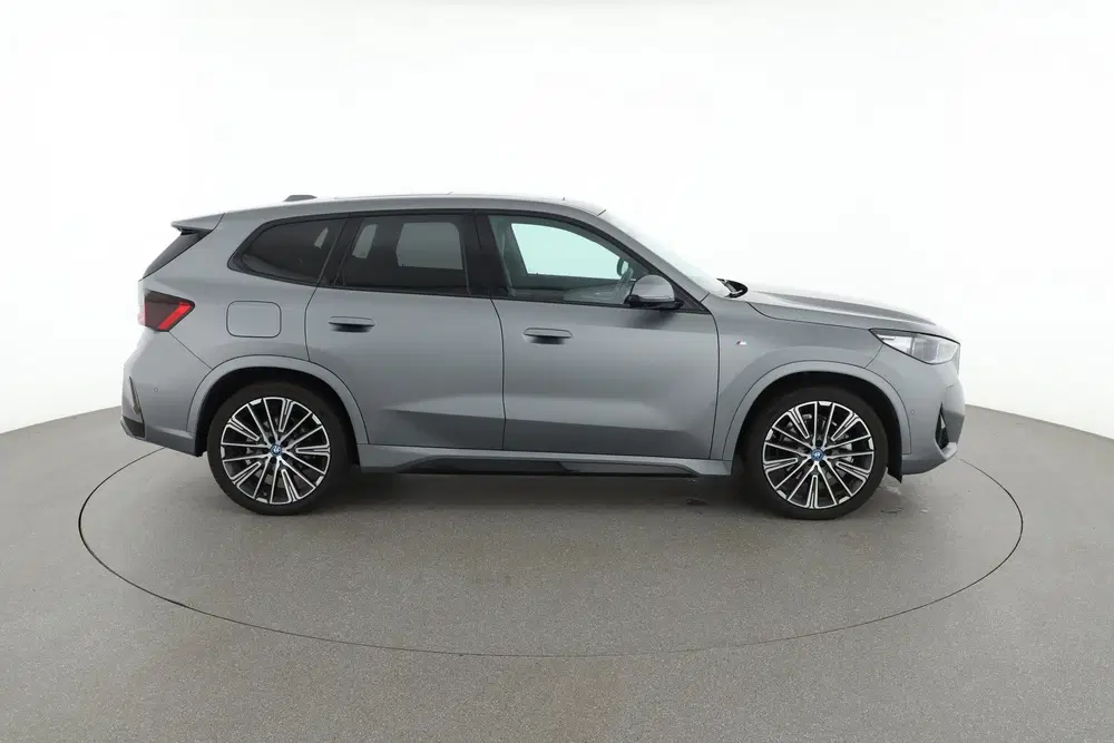 BMW iX1 xDrive30 Launch Edition 67 kWh JV86414 (bj uit 2023, foto 7