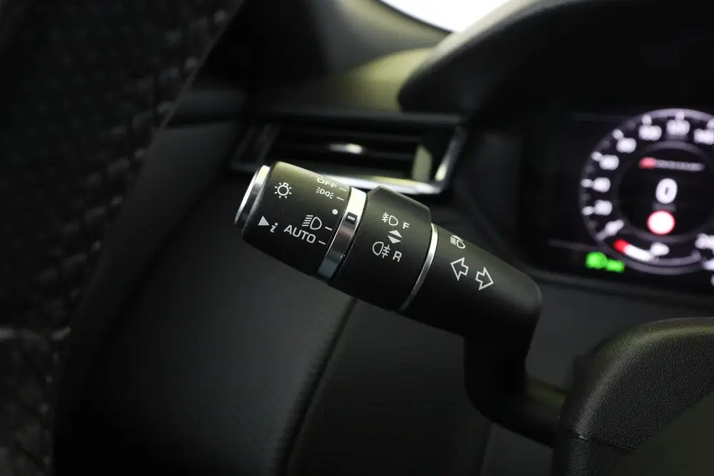 Land Rover Range Rover Velar 2.0 P250 Turbo AWD R-Dynamic HS uit 2019, foto 13