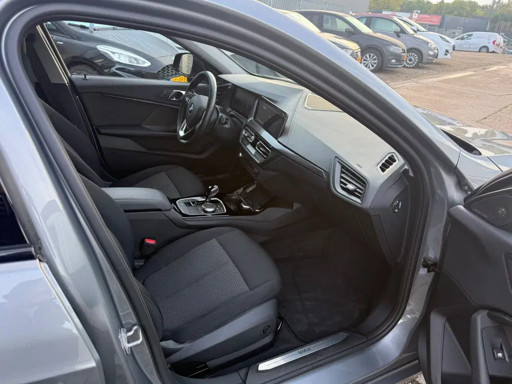 BMW 1-serie 118i (bj 2024 uit 2024, foto 12
