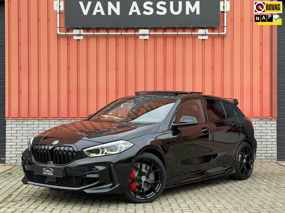 BMW 1-serie 118i Introduction Edition M-Sport Pano Cam uit 2023