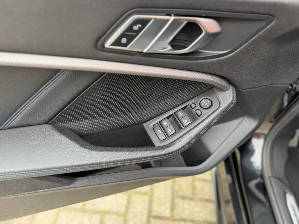 BMW 1-serie 118i Introduction Edition M-Sport Pano Cam uit 2023, foto 10
