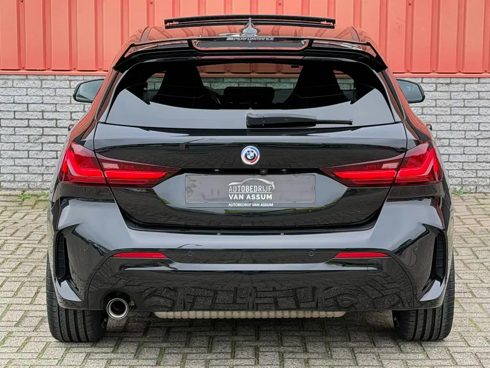 BMW 1-serie 118i Introduction Edition M-Sport Pano Cam uit 2023, foto 15