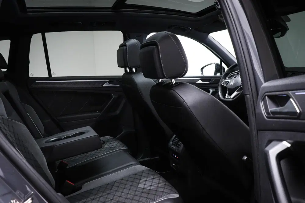 Volkswagen Tiguan 1.4 TSI eHybrid R-Line Business uit 2023, foto 11