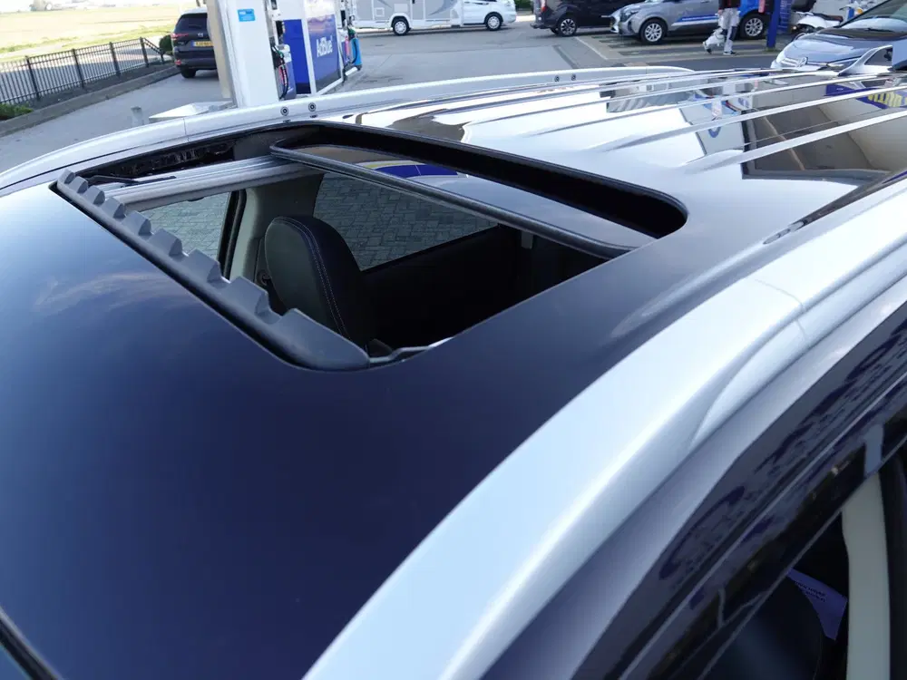 Mitsubishi Outlander 2.4 PHEV Intense+ H-LEER uit 2019, foto 13