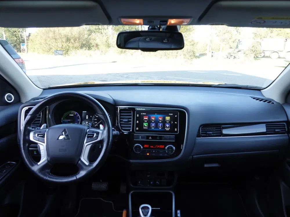 Mitsubishi Outlander 2.4 PHEV Intense+ H-LEER uit 2019, foto 15