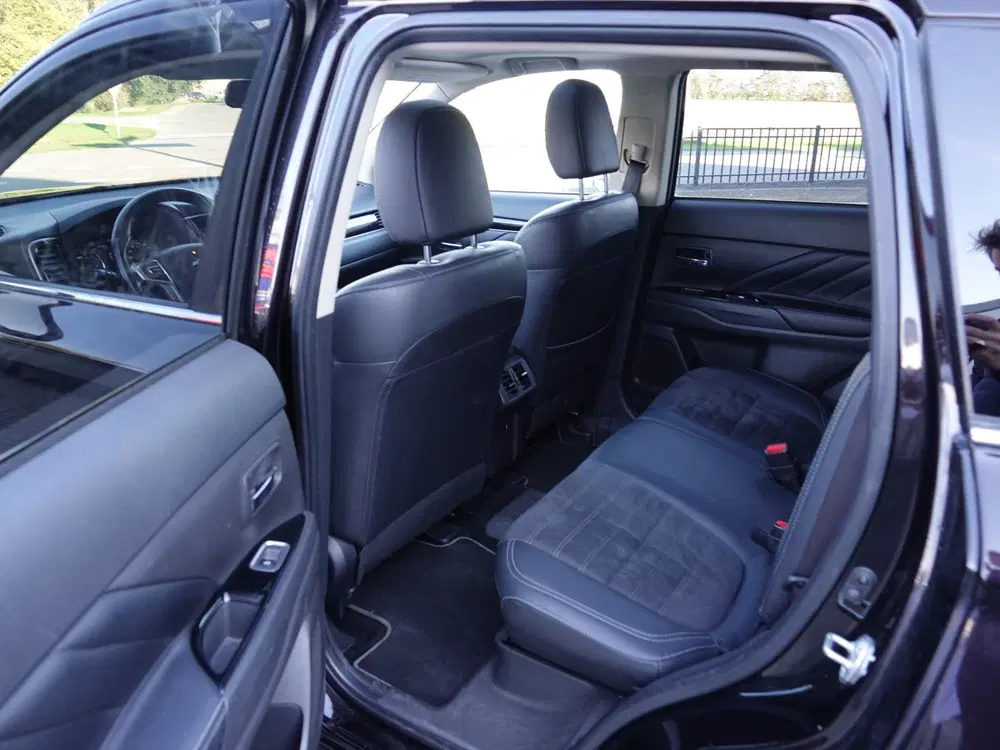 Mitsubishi Outlander 2.4 PHEV Intense+ H-LEER uit 2019, foto 6