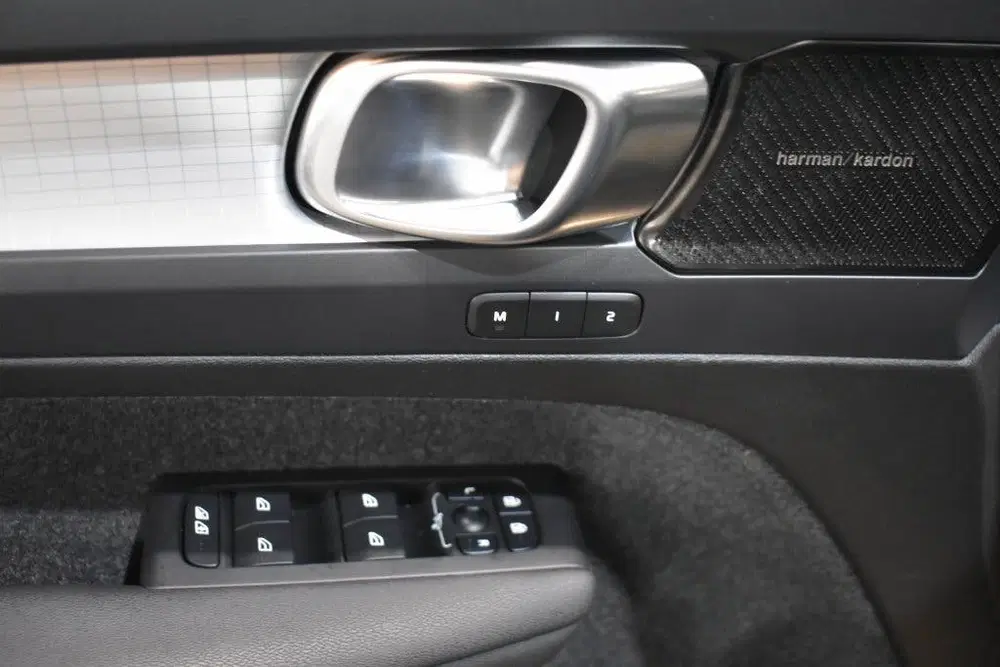 Volvo XC40 T4 211pk [Plug-In] Plus Bright uit 2022, foto 14
