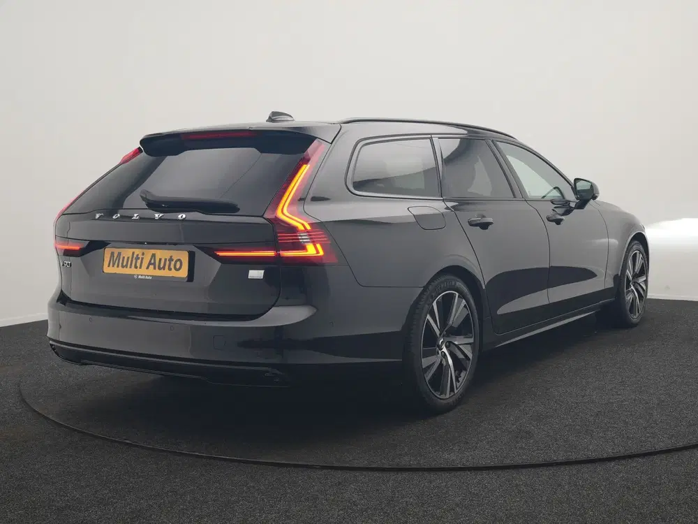 Volvo V90 2.0 T6 Plug-in hybrid AWD Plus Dark LONG R uit 2022, foto 3