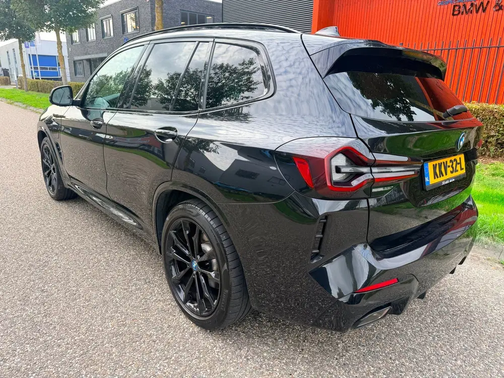 BMW X3 XDrive30e uit 2022, foto 2