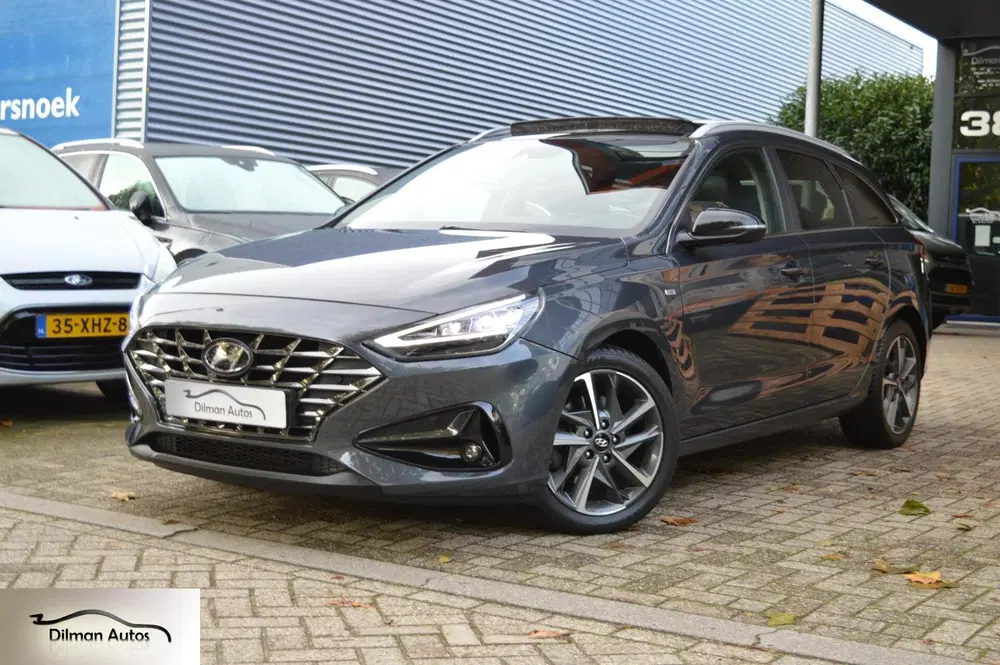 Hyundai i30 1.5 T-GDi MHEV Premium uit 2022, foto 2