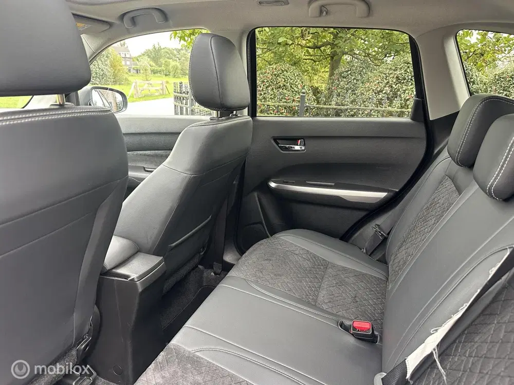 Suzuki Vitara 1.4 Boosterjet Style 140pk Pano Cruise LED uit 2021, foto 10